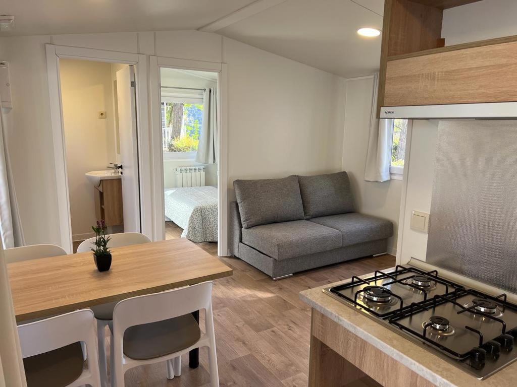 Bungalows&Albergue La Playa Logrono Luaran gambar