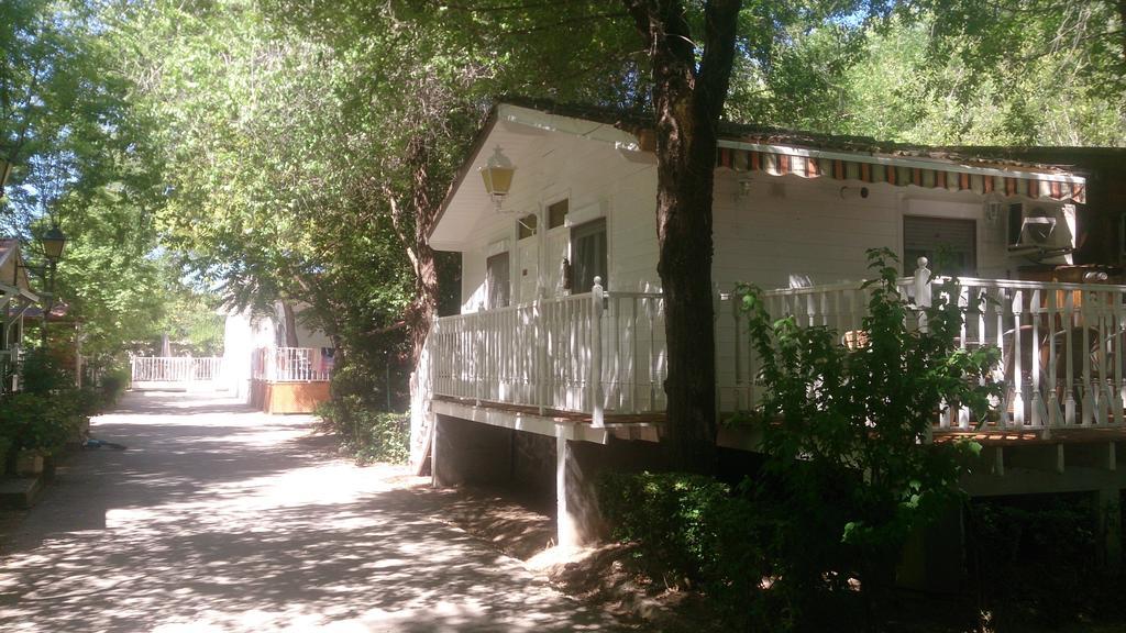 Bungalows&Albergue La Playa Logrono Bilik gambar