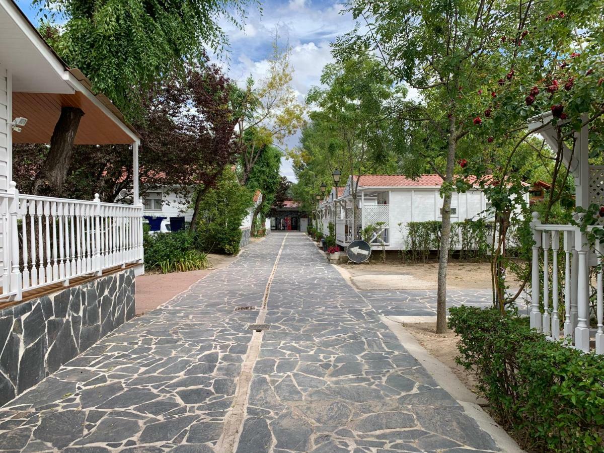 Bungalows&Albergue La Playa Logrono Luaran gambar
